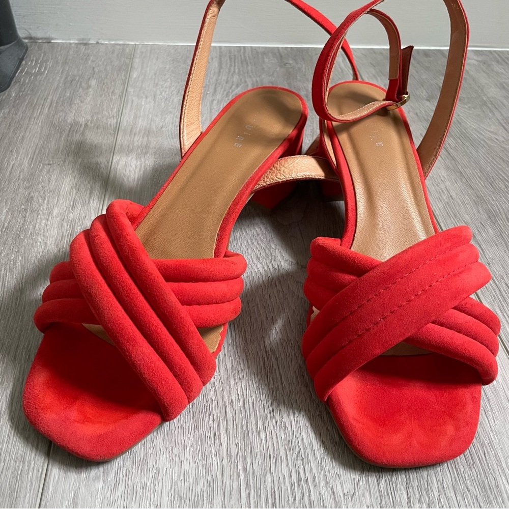 Red sandals 🇨🇦 Maguire Shoes